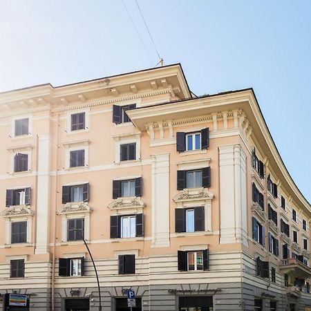 Live Roma - Chez Le Roi Luxury Apartment Ngoại thất bức ảnh