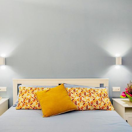 Live Roma - Chez Le Roi Luxury Apartment Ngoại thất bức ảnh